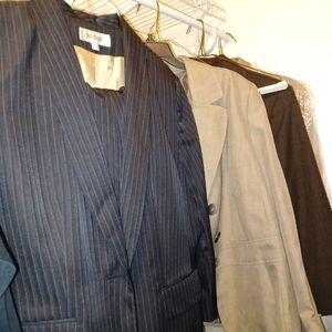 Sz 16P. 4 lined suits 27" inseam EUC [Suit Studio][Le Suit] [JonesNewYork] $11ea